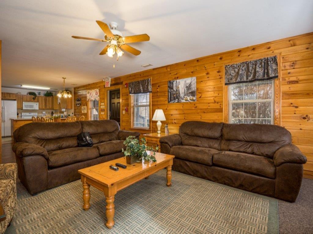 Unique Condo for your perfect Mountain Getaway Vacation Rental in Pigeon Forge - RedAwning