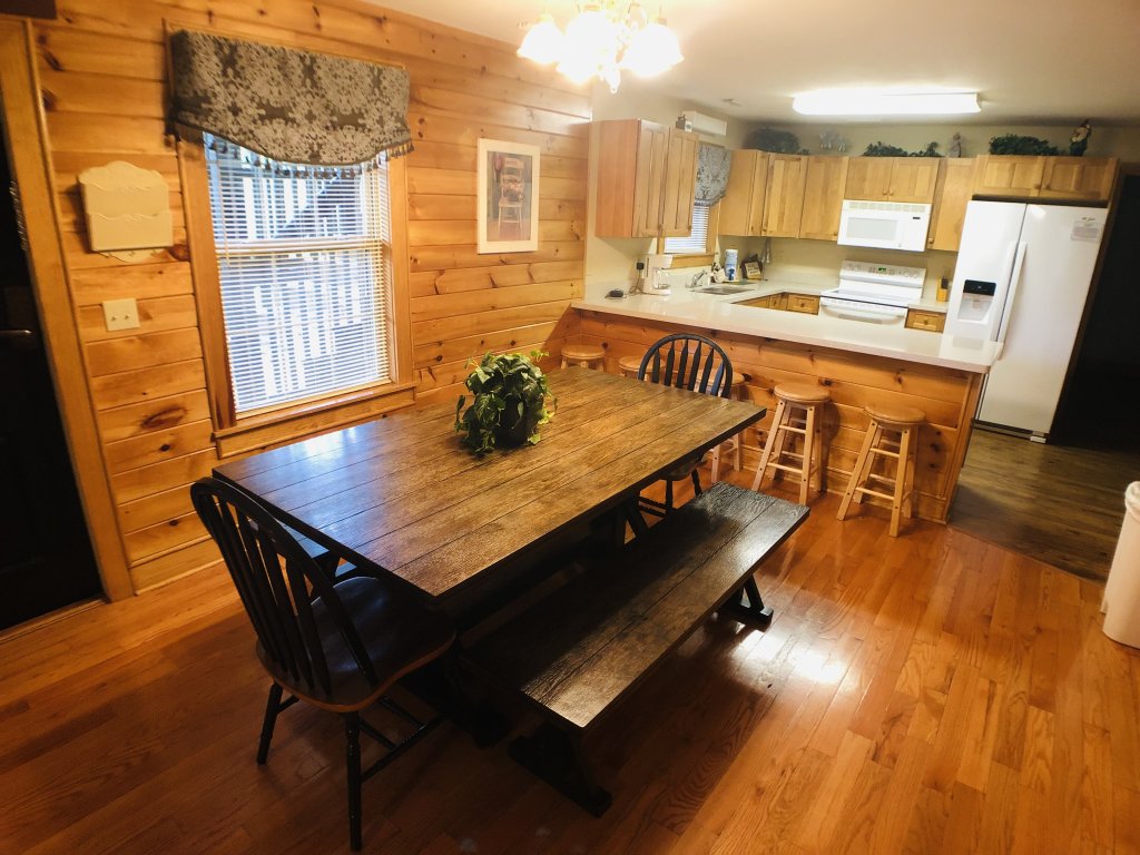 Quiet Condo with Retreat Atmosphere Vacation Rental in Pigeon Forge - RedAwning