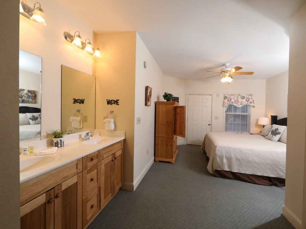 Spacious Chalet for your Mountain Retreat Vacation Rental in Pigeon Forge - RedAwning