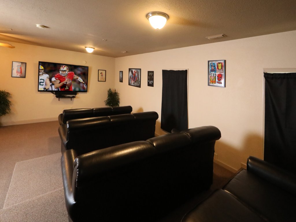 Spacious Chalet for your Mountain Retreat Vacation Rental in Pigeon Forge - RedAwning