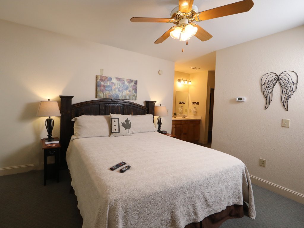 Spacious Chalet for your Mountain Retreat Vacation Rental in Pigeon Forge - RedAwning