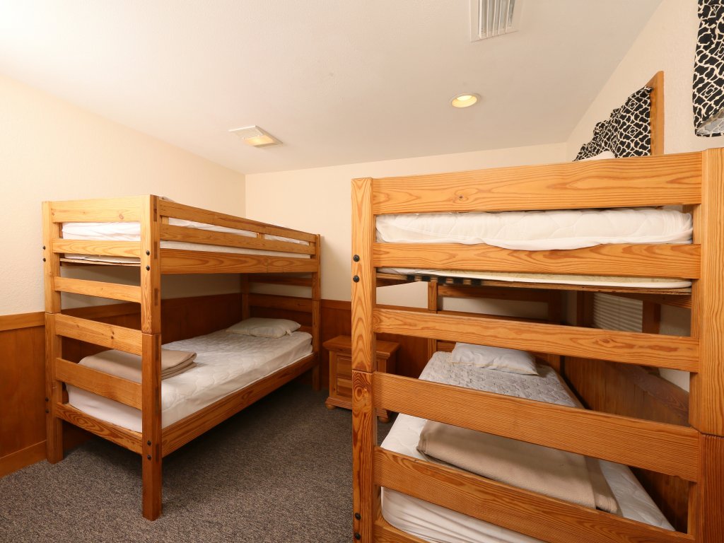 Roomy Chalet for your perfect Mountain getaway Vacation Rental in Pigeon Forge - RedAwning