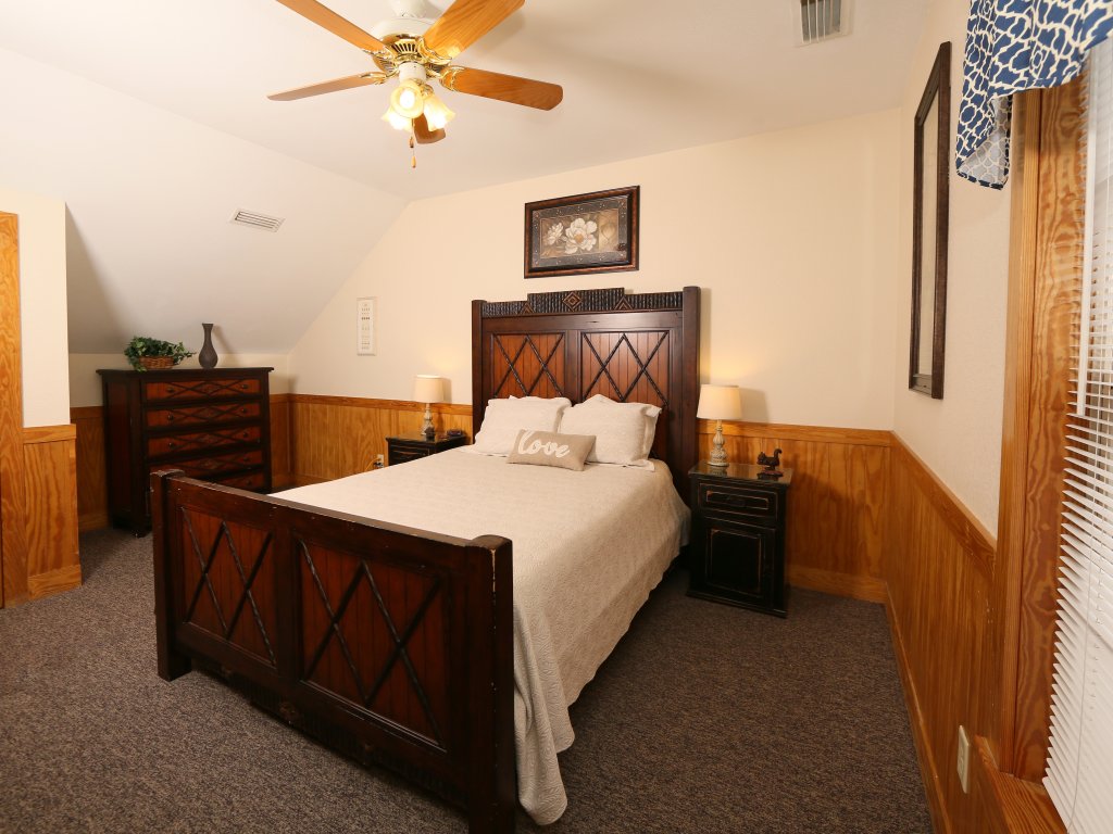 Roomy Chalet for your perfect Mountain getaway Vacation Rental in Pigeon Forge - RedAwning