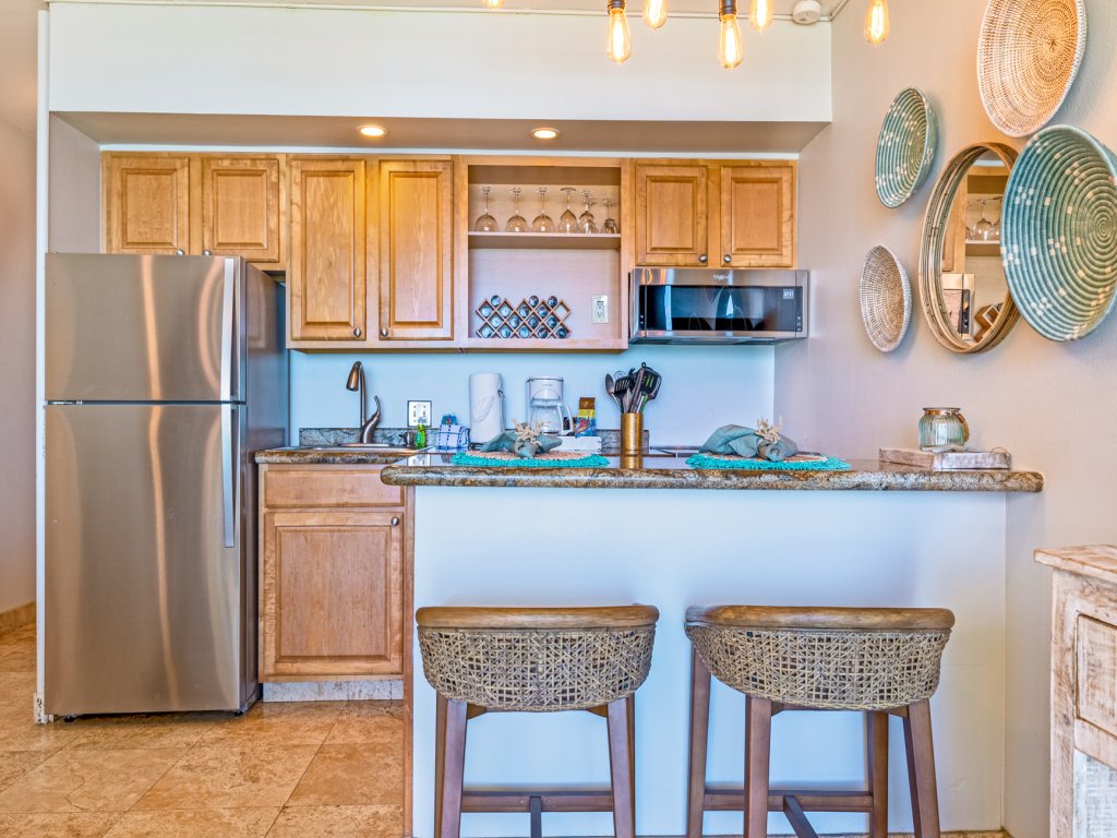 Kuleana  706  1 Bedroom Condo Vacation Rental in Lahaina - RedAwning