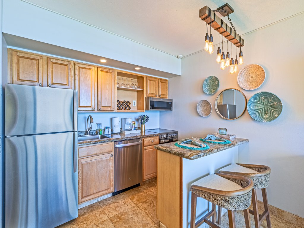 Kuleana  706  1 Bedroom Condo Vacation Rental in Lahaina - RedAwning