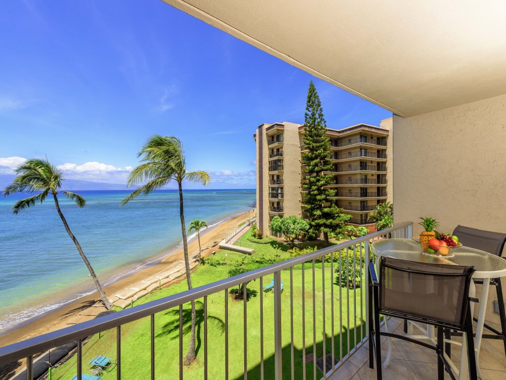 Royal Kahana 409 1 Bedroom Condo Vacation Rental in Lahaina - RedAwning
