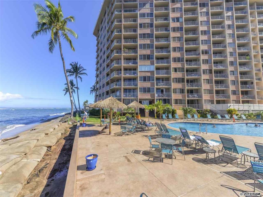 Royal Kahana 409 1 Bedroom Condo Vacation Rental in Lahaina - RedAwning