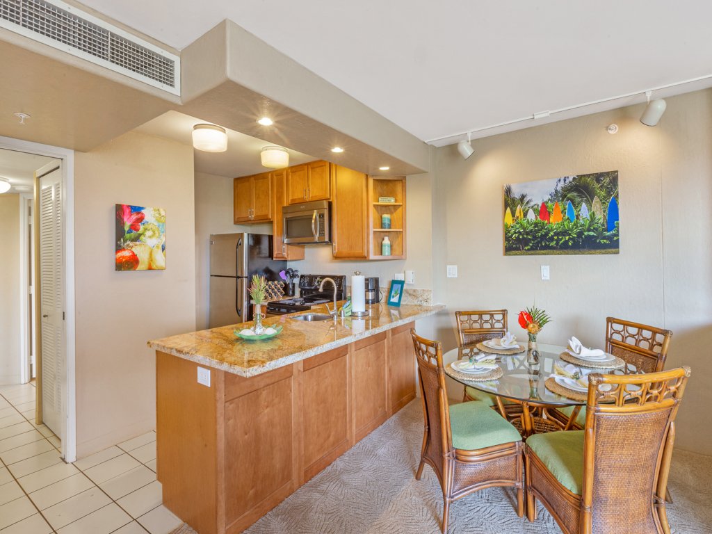 Kaanapali Shores 422 1 Bedroom Condo Vacation Rental in Lahaina - RedAwning