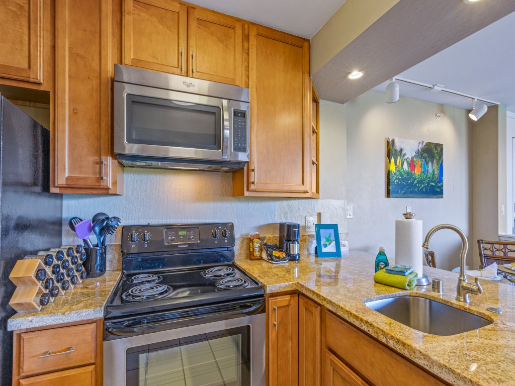 Kaanapali Shores 422 1 Bedroom Condo Vacation Rental in Lahaina - RedAwning