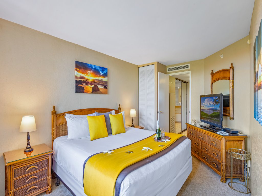 Kaanapali Shores 422 1 Bedroom Condo Vacation Rental in Lahaina - RedAwning