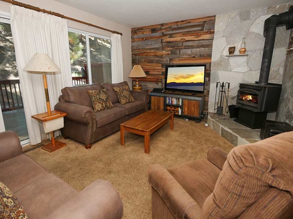 1510 Wildwood Avenue, 6 Vacation Rental in California - RedAwning