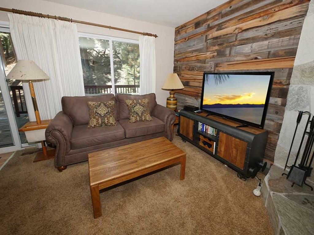 1510 Wildwood Avenue, 6 Vacation Rental in California - RedAwning