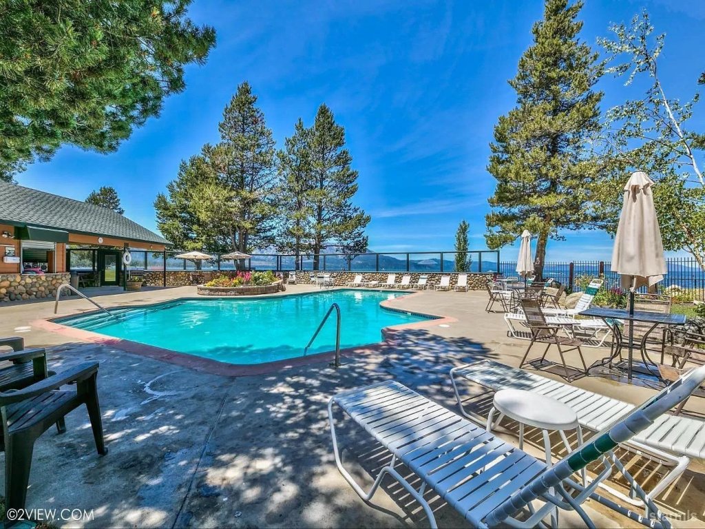 1759 Venice Drive Vacation Rental in California - RedAwning
