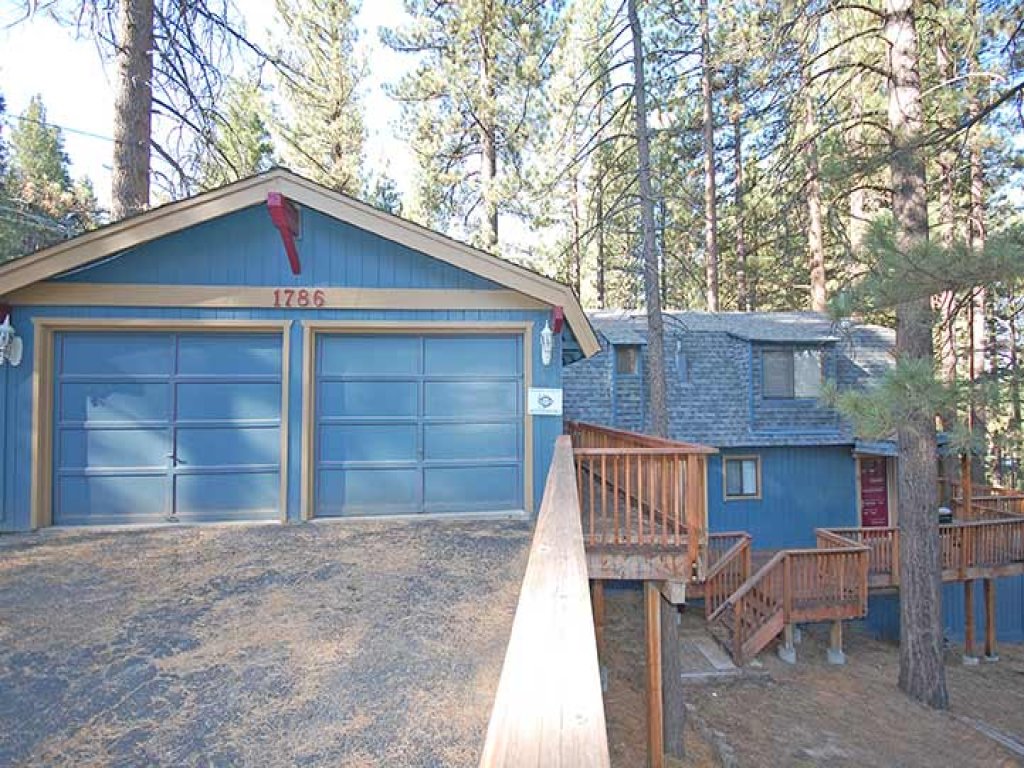 1786 High Meadow Trail Vacation Rental in California - RedAwning