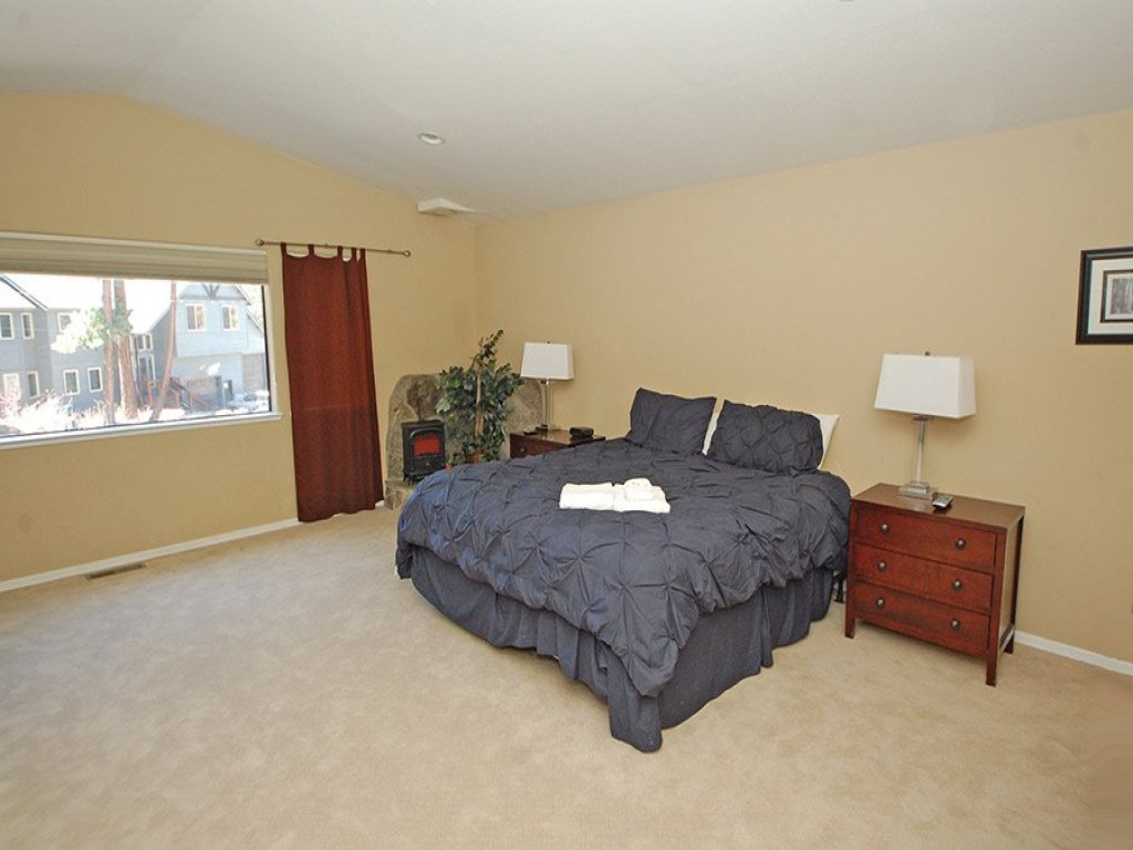 3513 Pony Express Road Vacation Rental in California - RedAwning