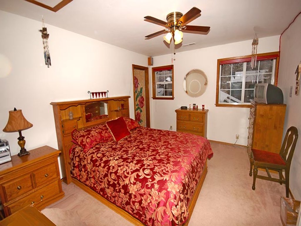 1209 Golden Bear Trail Vacation Rental in California - RedAwning