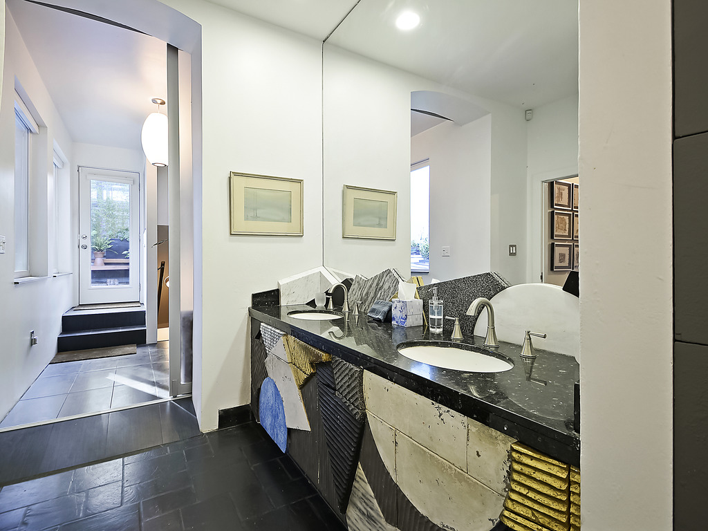 Newly Remodeled Loft in Lower Nob Hll Vacation Rental in San Francisco - RedAwning