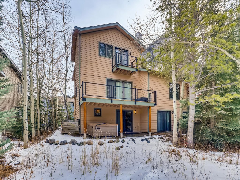 Streamside 333A Vacation Rental in Colorado - RedAwning