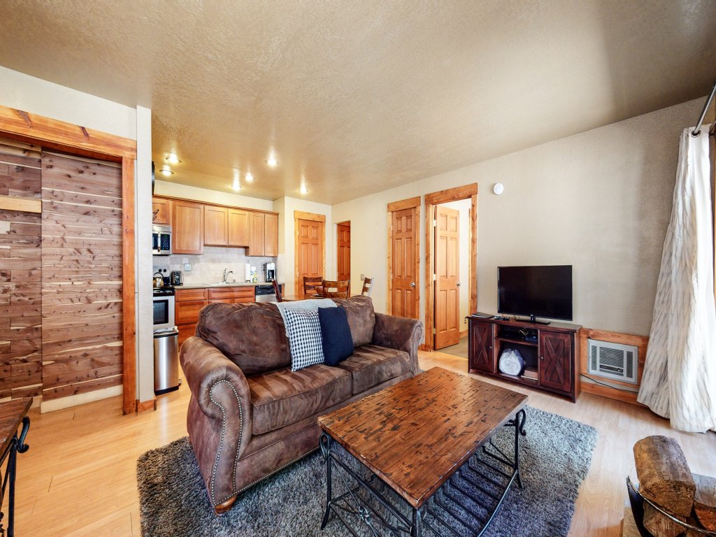 Hidden Valley 111 Cute, Centrally Located, Short Walk to Village Vacation Rental in Mammoth Lakes - RedAwning