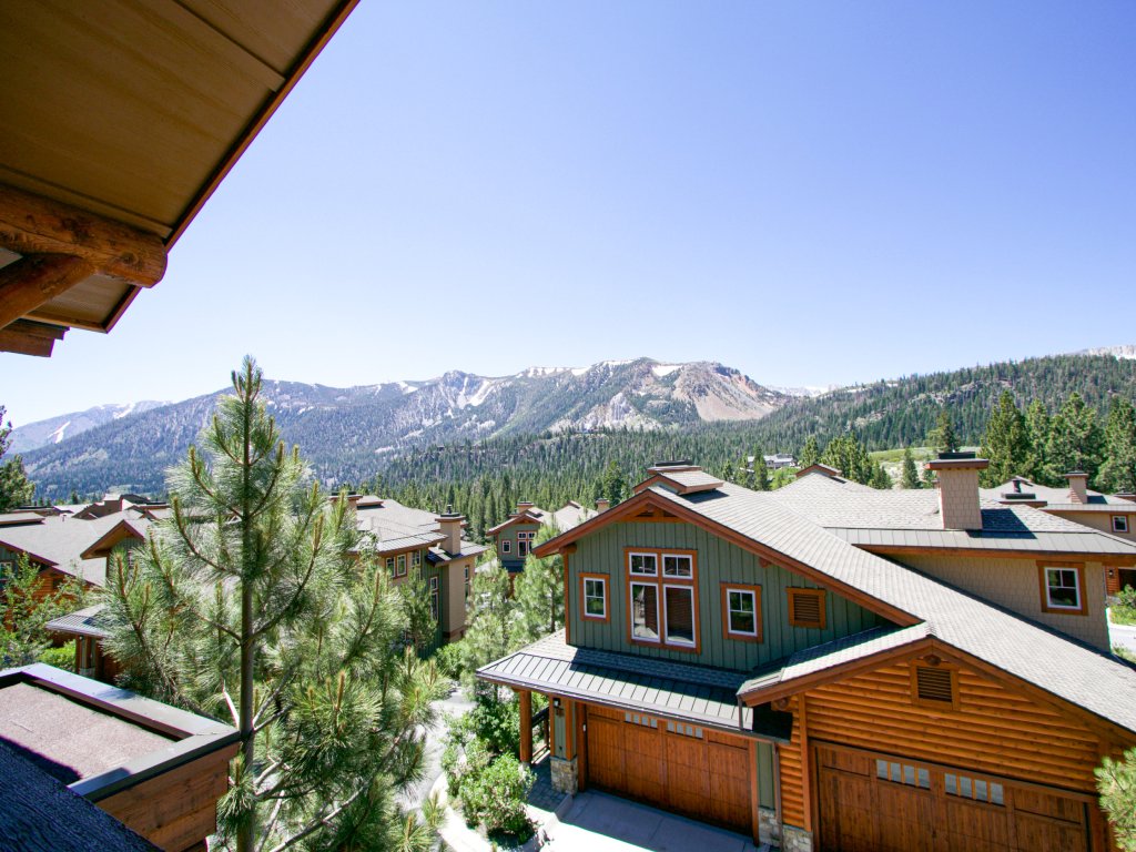 Juniper Crest 6 Luxury Home, Walk to Eagle Lodge and Gorgeous Mountain Views Vacation Rental in Mammoth Lakes - RedAwning