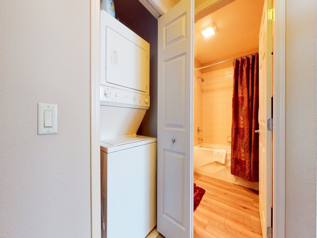 Mammoth Green 111 Cozy, Walk to Eagle Lodge, Private Washer Dryer Vacation Rental in Mammoth Lakes - RedAwning