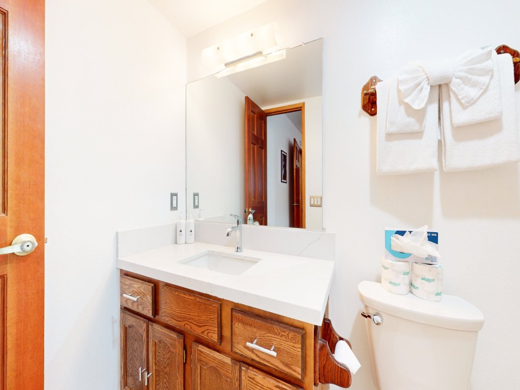 Rainbow Villas 4 Rustic and Comfortable, Walk to Canyon Lodge Vacation Rental in Mammoth Lakes - RedAwning