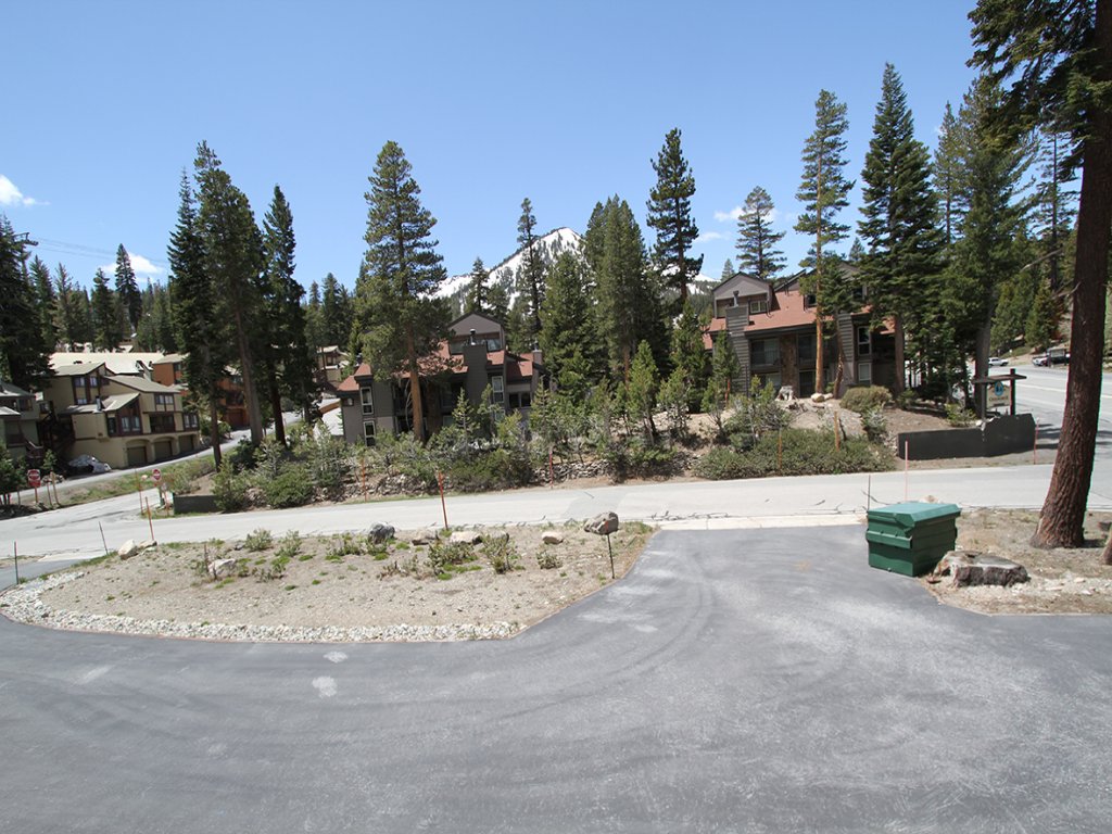 Rainbow Villas 4 Rustic and Comfortable, Walk to Canyon Lodge Vacation Rental in Mammoth Lakes - RedAwning