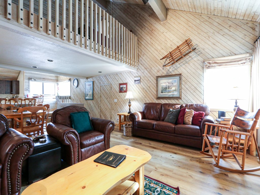 Snowcreek I 21 Cozy, Great Complex Amenities On the Snowcreek Meadow Vacation Rental in Mammoth Lakes - RedAwning