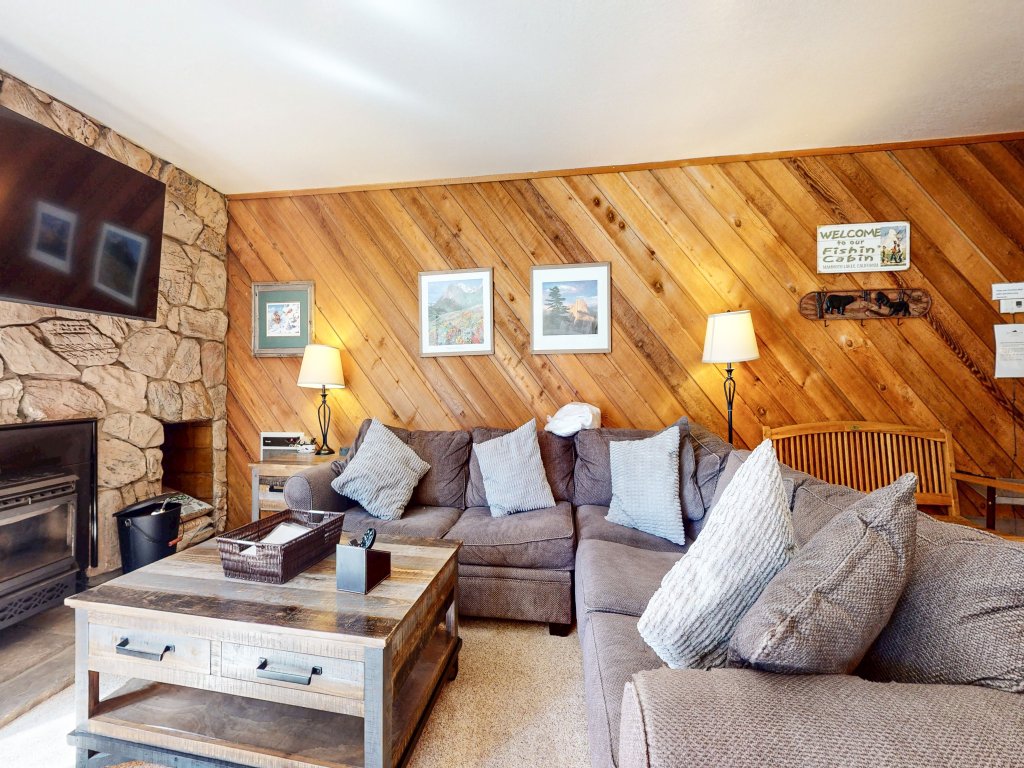 Snowcreek I 39 Pet-Friendly, Private Washer Dryer, Mountain Views Vacation Rental in Mammoth Lakes - RedAwning