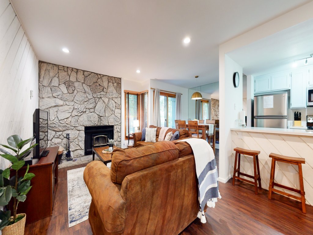 Snowcreek III 441 Pet-Friendly, BBQ Grill, Updated and On the Snowcreek Meadow Vacation Rental in Mammoth Lakes - RedAwning
