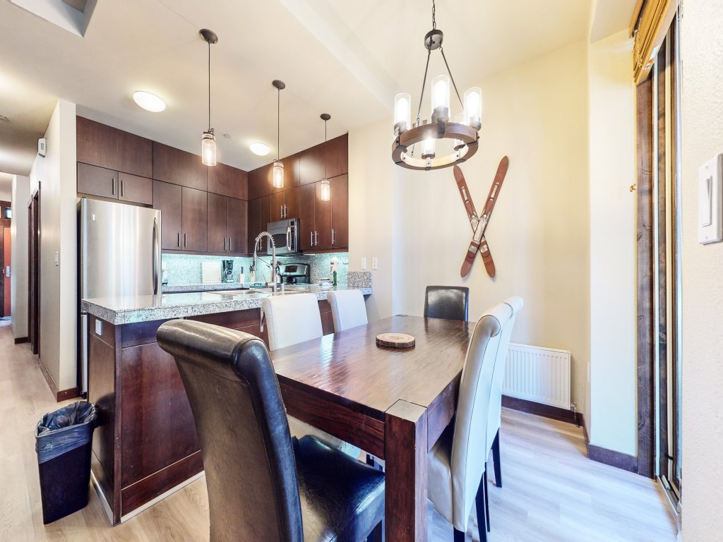 Solstice 10 Updated, Private Washer Dryer, Close to Eagle Lodge Vacation Rental in Mammoth Lakes - RedAwning