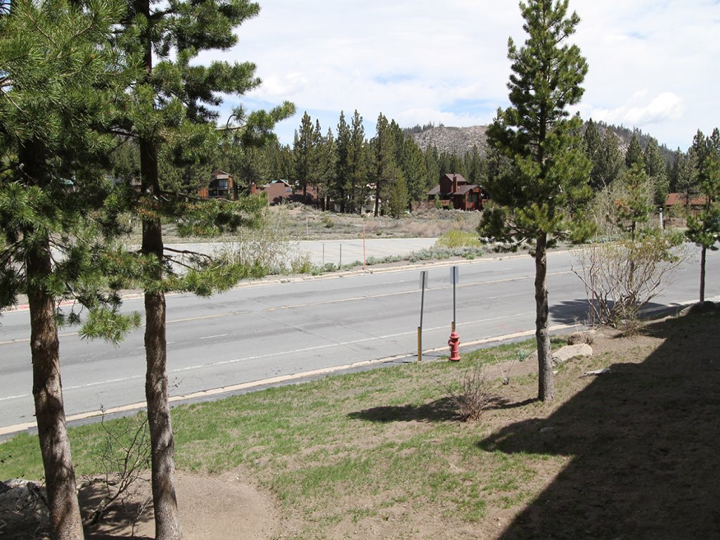 Summit 55 Updated Condo, Walk to Eagle Lodge Vacation Rental in Mammoth Lakes - RedAwning
