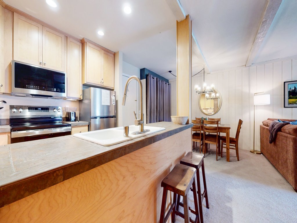 Summit 55 Updated Condo, Walk to Eagle Lodge Vacation Rental in Mammoth Lakes - RedAwning
