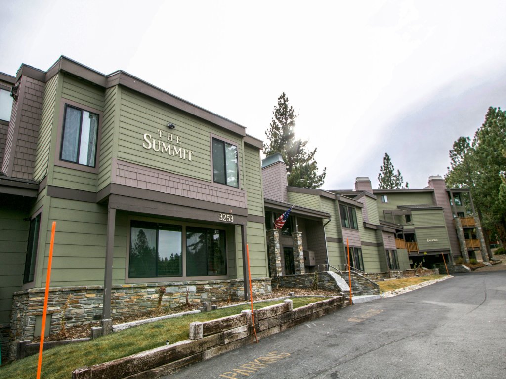 Summit 55 Updated Condo, Walk to Eagle Lodge Vacation Rental in Mammoth Lakes - RedAwning