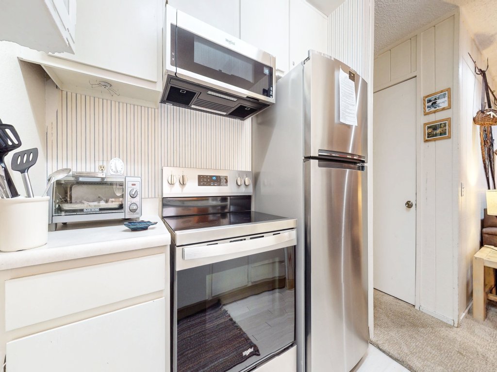 Summit 237 Pet-Friendly, Rustic, On Free Shuttle Route Vacation Rental in Mammoth Lakes - RedAwning