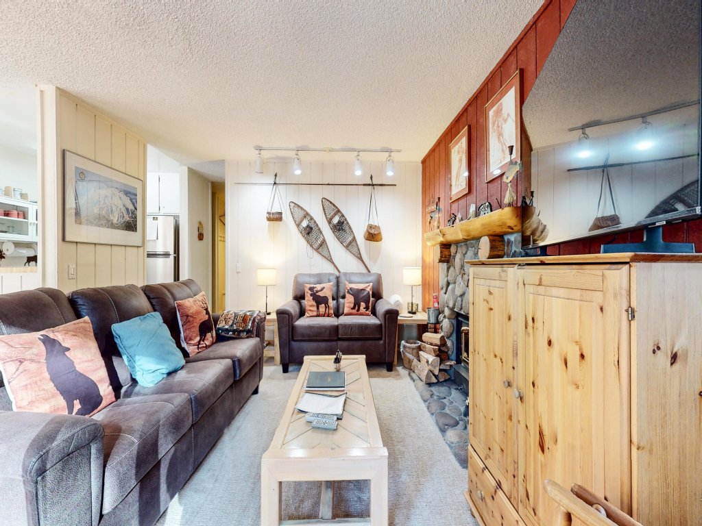 Summit 237 Pet-Friendly, Rustic, On Free Shuttle Route Vacation Rental in Mammoth Lakes - RedAwning