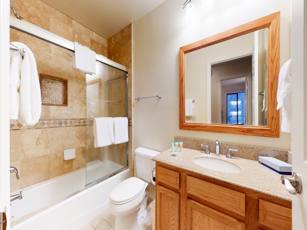 Summit 248 Cute, Walk to Eagle Lodge, Great Complex Amenities Vacation Rental in Mammoth Lakes - RedAwning