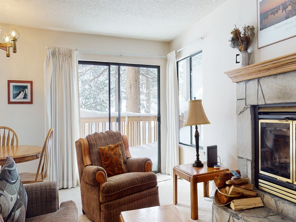 Summit 248 Cute, Walk to Eagle Lodge, Great Complex Amenities Vacation Rental in Mammoth Lakes - RedAwning