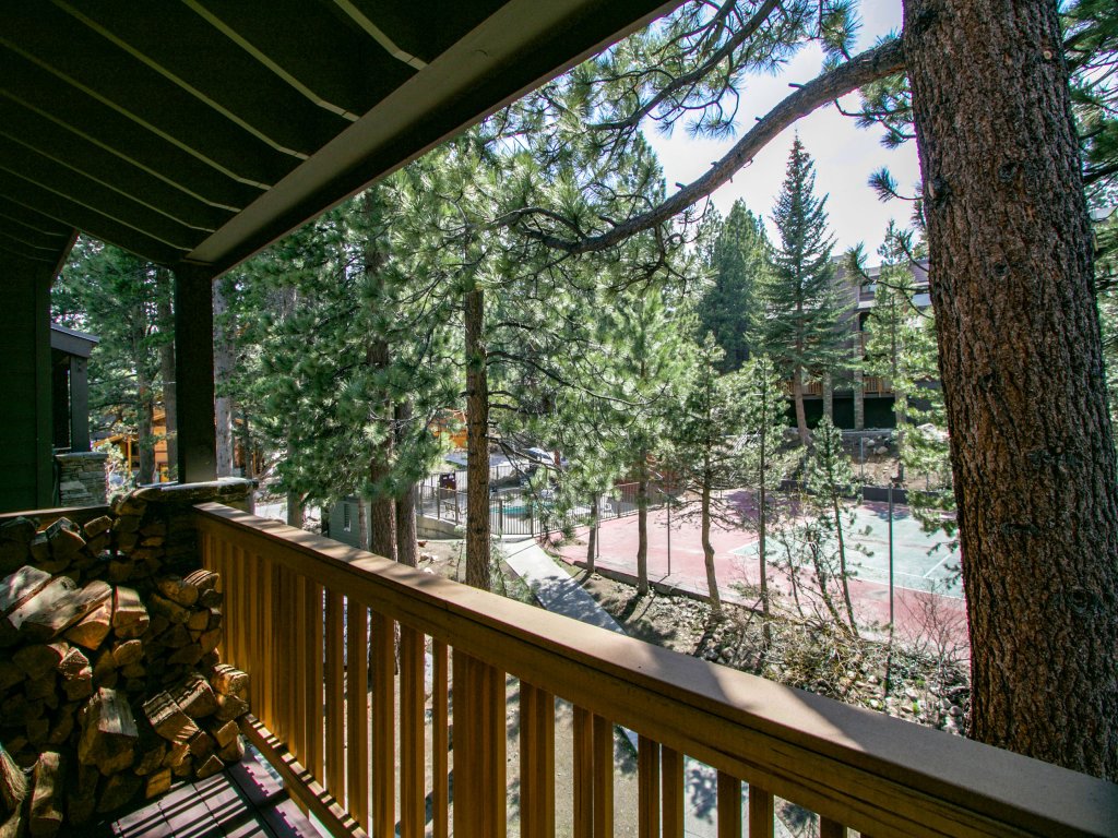 Summit 277 Pet-Friendly, Open Floor Plan, Walk to the Slopes Vacation Rental in Mammoth Lakes - RedAwning