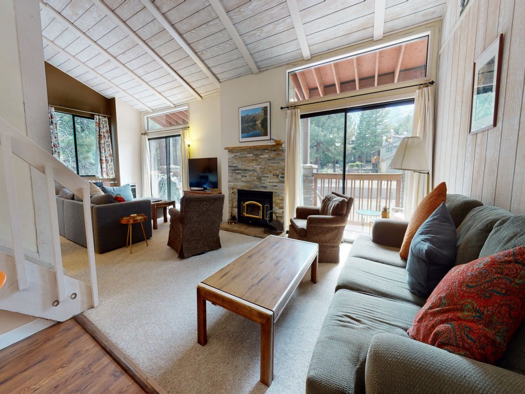 Summit 292 Spacious, Comfortable, Walk to Eagle lodge Vacation Rental in Mammoth Lakes - RedAwning