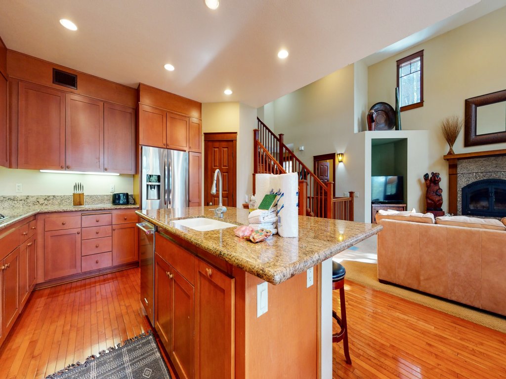 Timbers 1 Beautiful, Luxurious, Large Townhouse with Private Hot Tub Vacation Rental in Mammoth Lakes - RedAwning