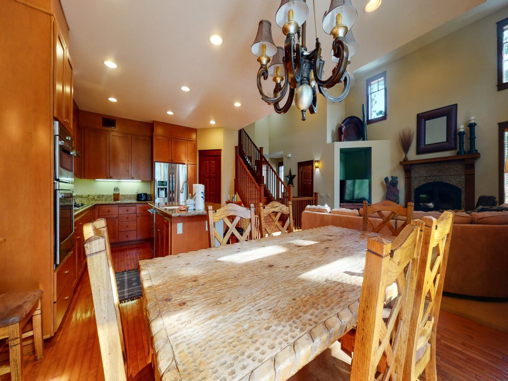 Timbers 1 Beautiful, Luxurious, Large Townhouse with Private Hot Tub Vacation Rental in Mammoth Lakes - RedAwning