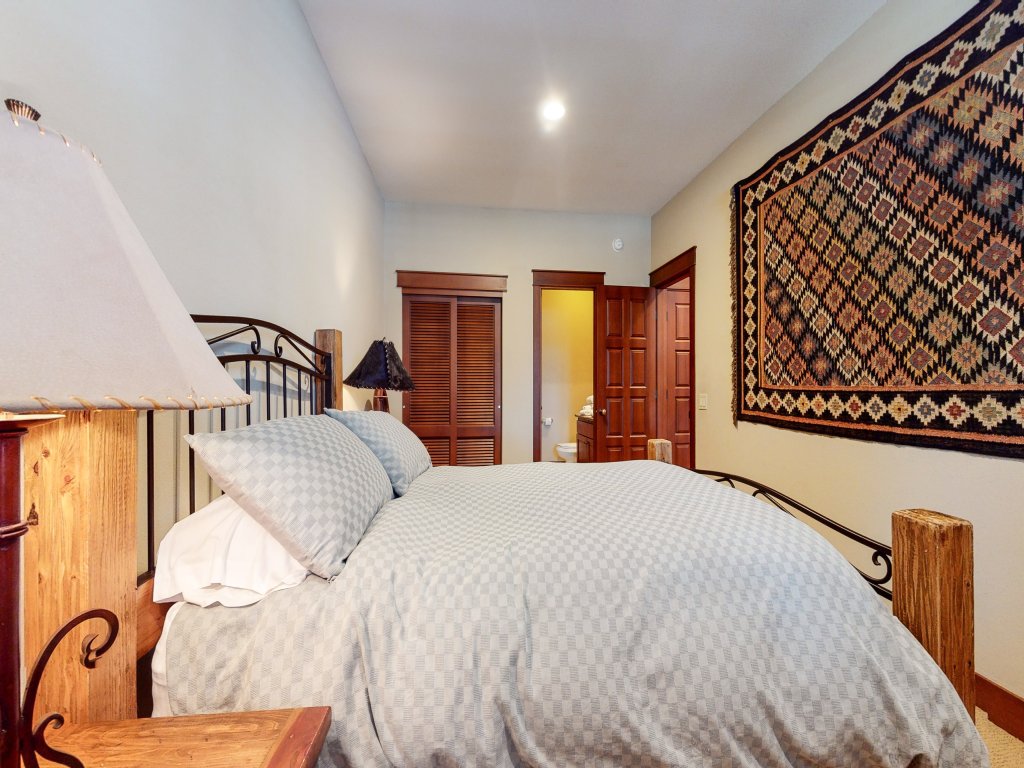 Timbers 1 Beautiful, Luxurious, Large Townhouse with Private Hot Tub Vacation Rental in Mammoth Lakes - RedAwning