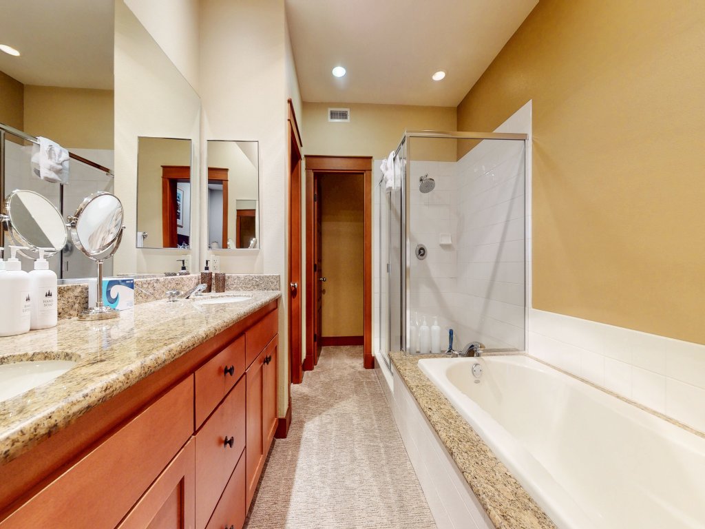 Timbers 18 Pet-Friendly, Private Washer Dryer, Garage, Close to Eagle Vacation Rental in Mammoth Lakes - RedAwning