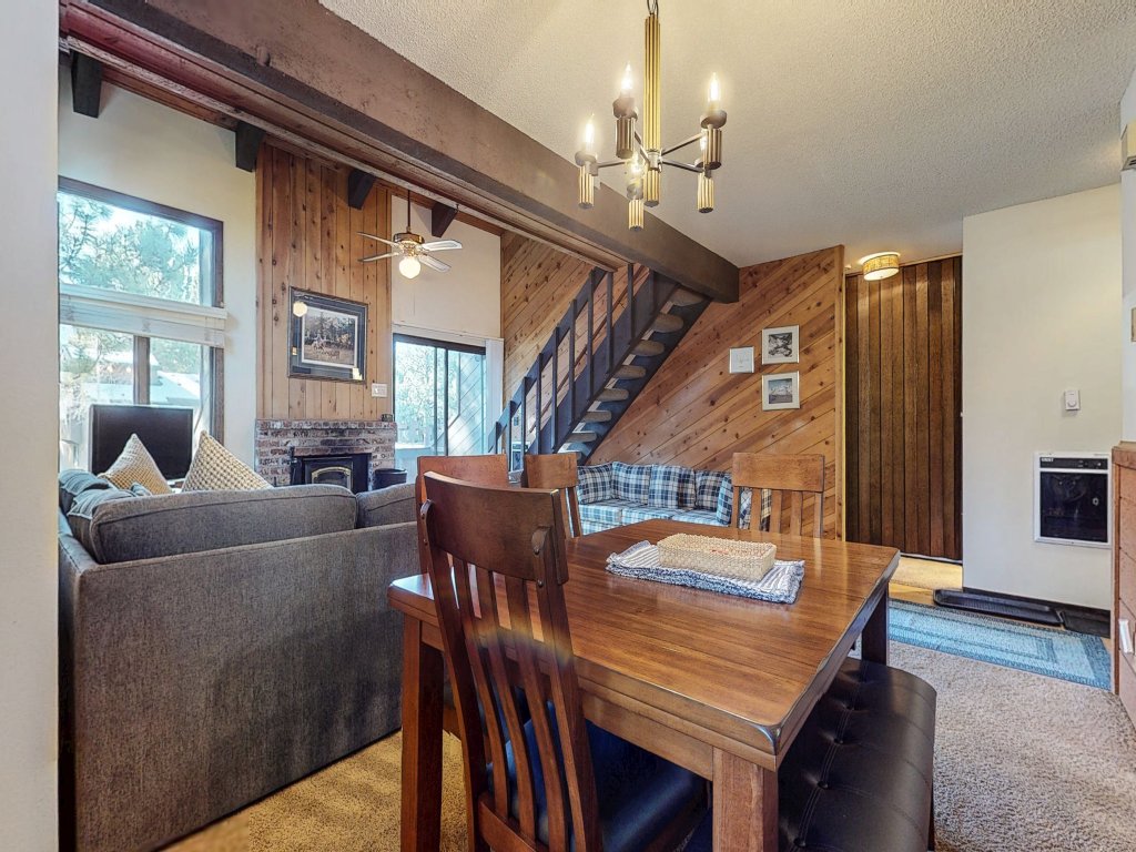 Wildflower 42 Quaint, Cozy, Walk to Shop and Restaurants Vacation Rental in Mammoth Lakes - RedAwning
