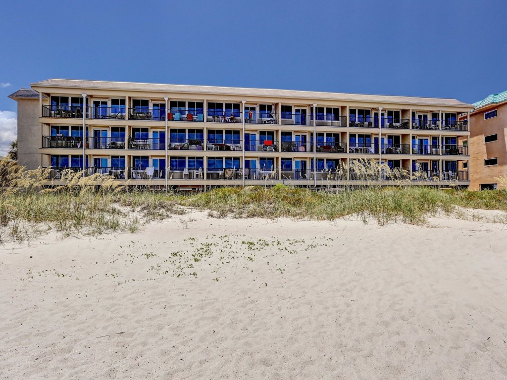 Dog Friendly Oceanfront Condo Vacation Rental in Fernandina Beach - RedAwning