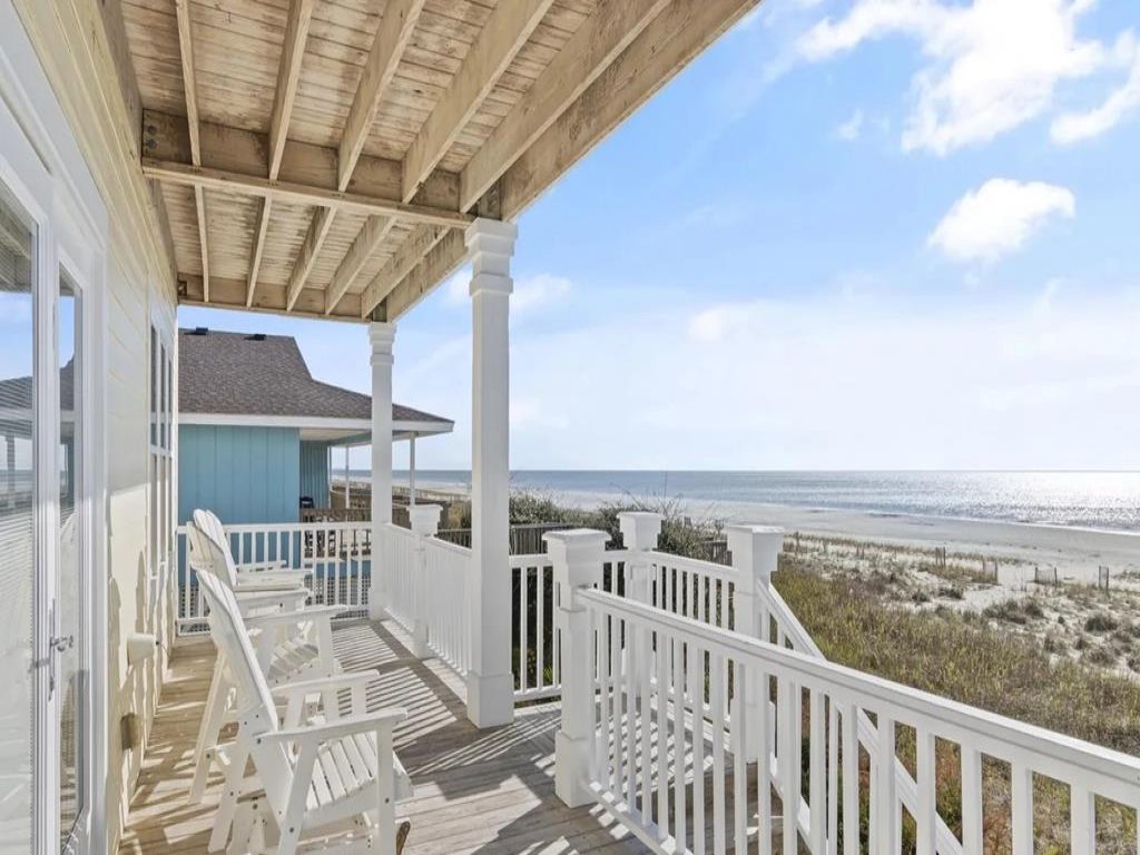 1 EZ Access / 127 Ocean Blvd West Vacation Rental in Holden Beach - RedAwning