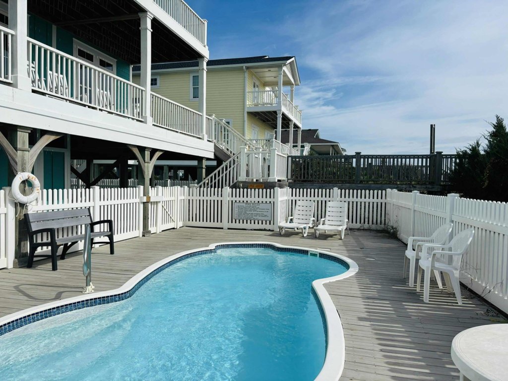 1 Fine Day / 129 Ocean Blvd West Vacation Rental in Holden Beach - RedAwning