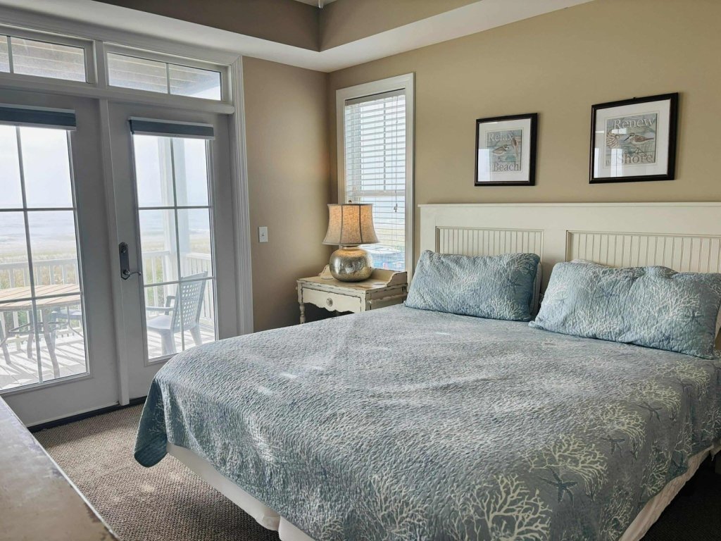 1 Fine Day / 129 Ocean Blvd West Vacation Rental in Holden Beach - RedAwning