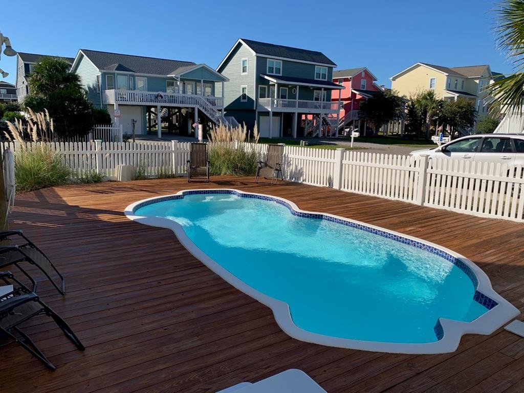 Wolfpack Waves / 1106 Ocean Blvd West Vacation Rental in Holden Beach - RedAwning
